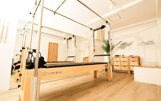 LAVAヨガスタジオ内観