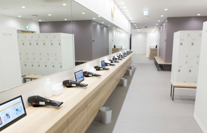 LAVAヨガスタジオ内観