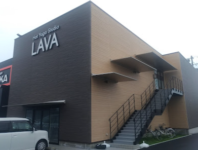 LAVA豊川店外観