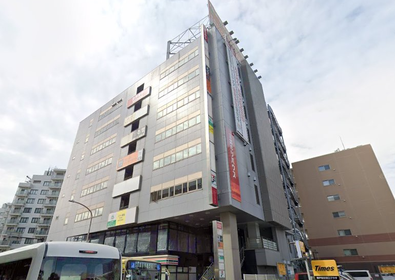 東戸塚駅東口徒歩2分のLAVA東戸塚店外観イメージ