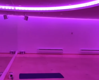 LAVA川崎ゼロゲート店 暗闇スタジオ｜集中しやすい環境で行うホットヨガレッスン専用スタジオ