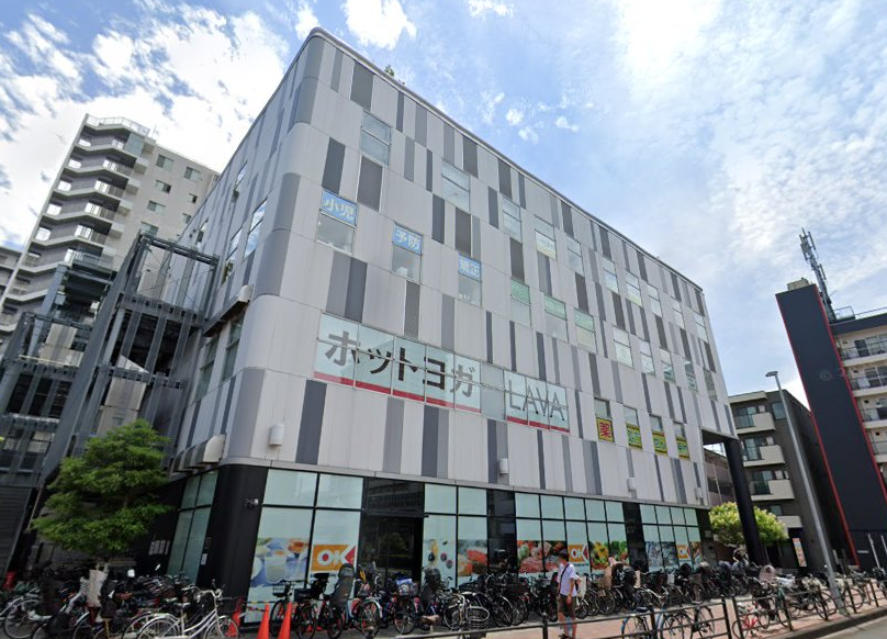 LAVA新杉田店 外観｜JR根岸線新杉田駅徒歩3分で通いやすい男女共用ホットヨガスタジオ