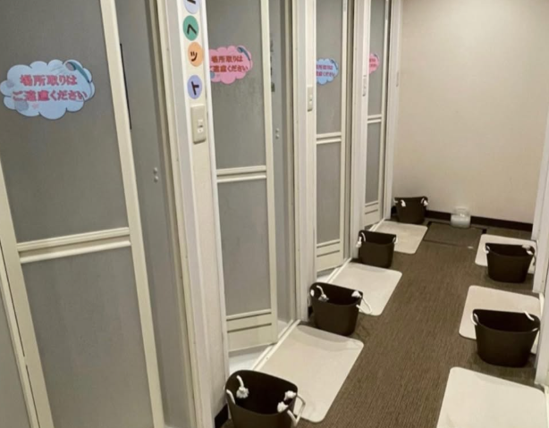 LAVA新百合ヶ丘店 ロッカールーム｜広々として使いやすくセキュリティ面も安心な更衣スペース