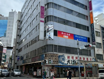 国道27号線御幸町交差点から見たLAVA静岡店周辺の外観イメージ