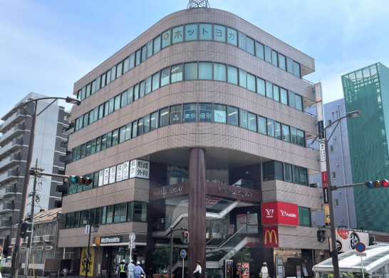 女性専用ホットヨガスタジオLAVA湘南台店の外観｜湘南台駅出口Bから徒歩30秒