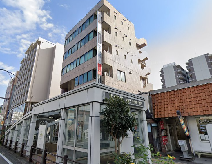 LAVA湘南台店外観｜湘南台3号線からのビル全体の店舗イメージ