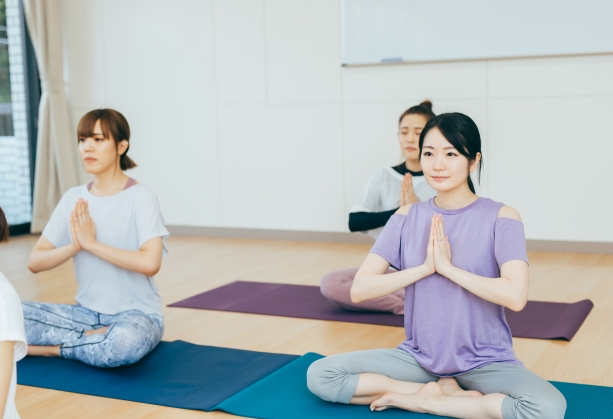 LAVA川崎ゼロゲート店 レッスンイメージ｜川崎駅近くで初心者も安心して参加できるホットヨガ体験イメージ