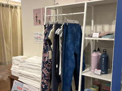 LAVA静岡店の更衣室｜清潔で整理整頓された施設イメージ