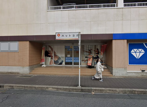 シティプラザ前から見たLAVA豊田市駅前店の外観イメージ