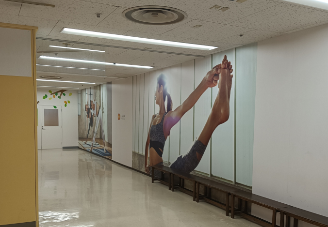 LAVA鶴ヶ峰店 テナントフロア｜体験レッスン受付対応