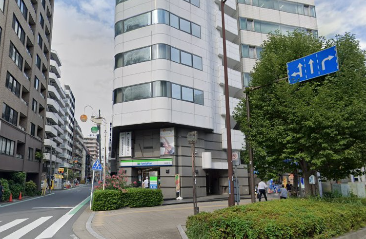 LAVA鶴見店 外観｜京急本線京急鶴見駅東口徒歩3分