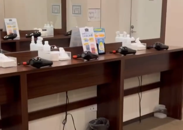 LAVA藤沢駅前店 パウダールーム｜レッスン後も快適に利用できる充実した設備環境