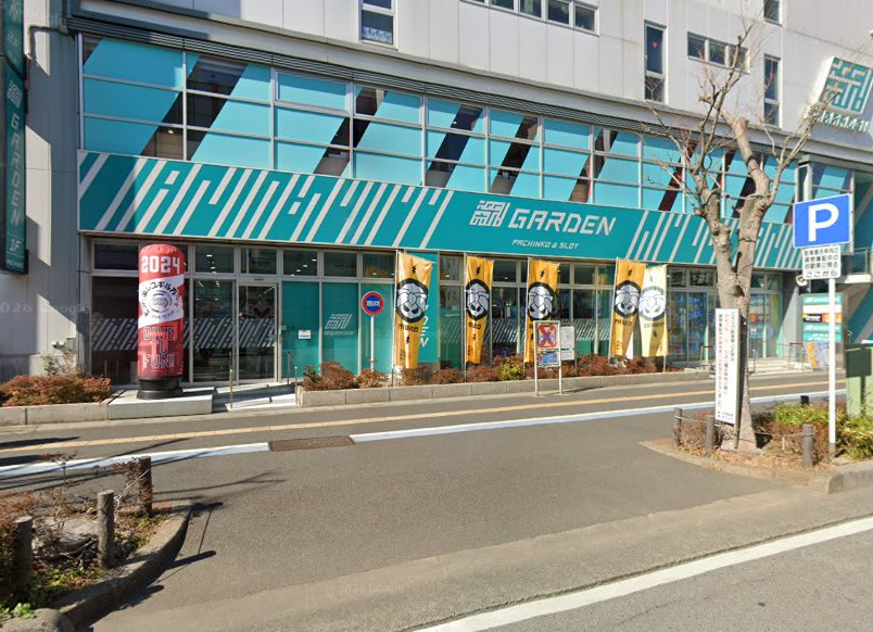 ホットヨガLAVA春日部店が入る春日部TRビル外観|春日部駅西口徒歩2分の立地