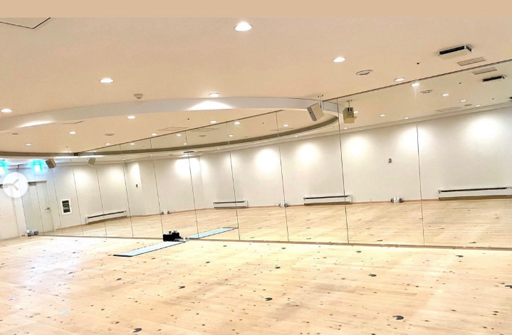 LAVAららぽーと海老名店 ウッドストーンスタジオ｜天然鉱石床で発汗を促す本格ホットヨガ専用スタジオ