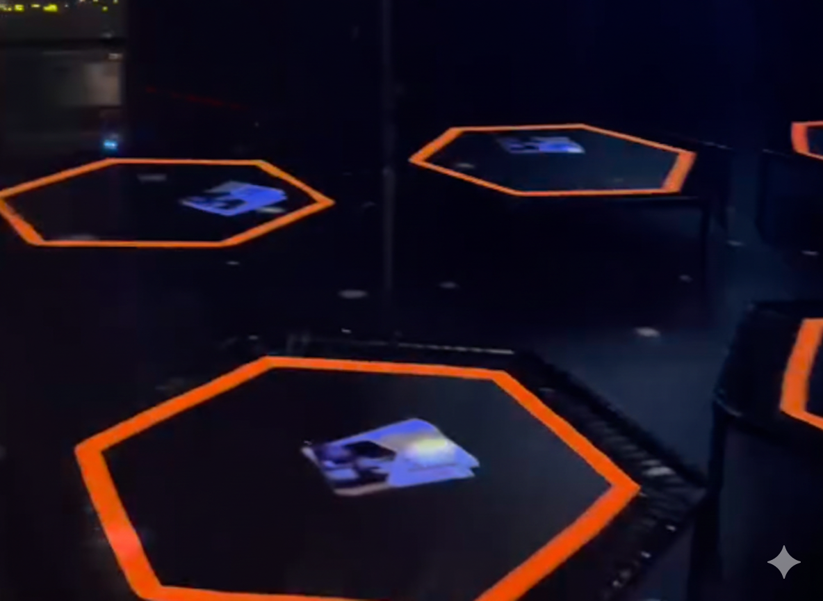 LAVAルビットパーク岡崎店 暗闇トランポリンレッスン風景|音楽に合わせて全身を動かす人気プログラム