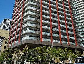 LAVA武蔵浦和店が入るナリアガーデン外観｜JR武蔵浦和駅西口徒歩4分