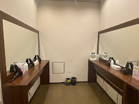 LAVA上尾店 明るく清潔感のあるパウダールーム