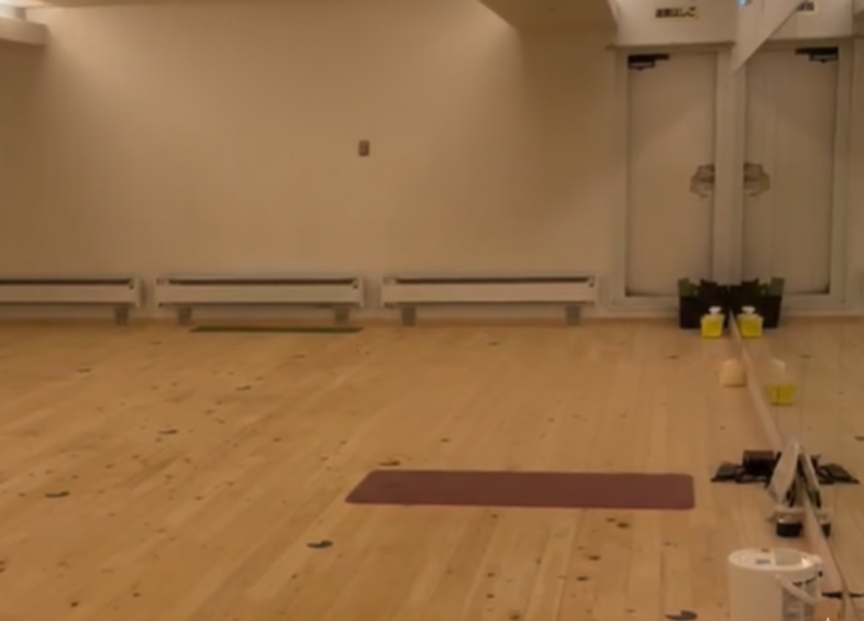 LAVA平塚店 レッスン風景|平塚駅周辺で無理なく続けられるホットヨガレッスンの様子