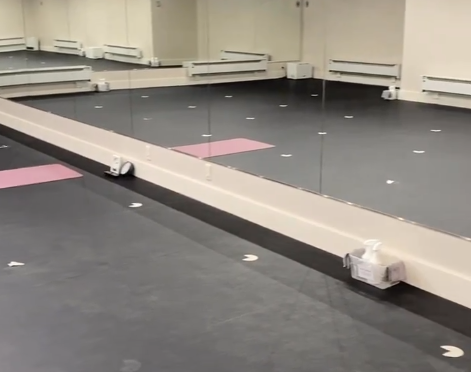 LAVA星ヶ丘店のスタジオ風景｜レッスンを行うホットヨガ専用空間