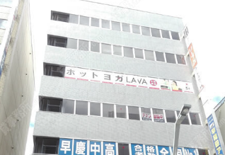 LAVA南越谷店があるイーストサンビル3外観|JR南越谷駅南口徒歩3分・新越谷駅東口徒歩4分の立地