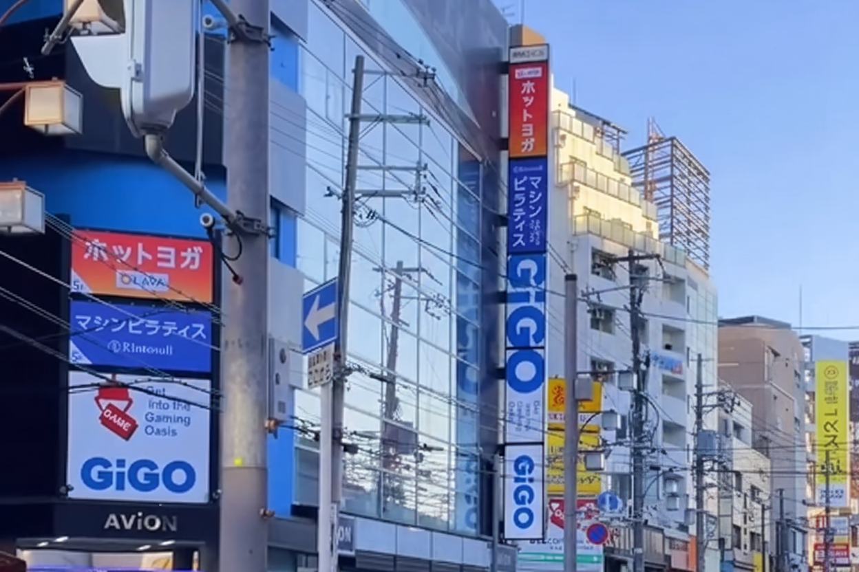 LAVAなんば店 MMOビル5階の店舗外観と看板|南海なんば駅2F南口より徒歩3分