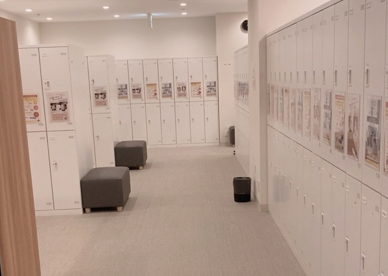 ホットヨガLAVA栄店|レッスン前後に着替えや荷物を保管できるロッカールーム