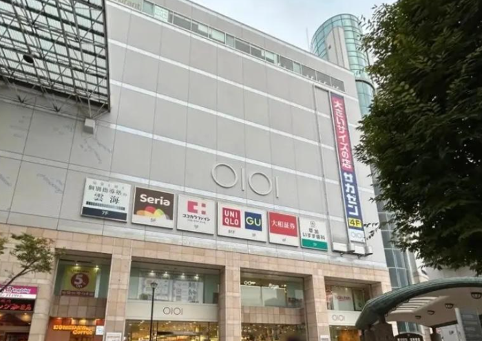 ホットヨガLAVA草加マルイ店 草加駅東口ロータリーから見た草加マルイ外観|埼玉県草加市高砂2-9-1